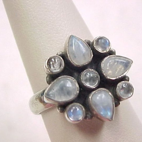 Vintage Sterling Silver Moonstone Ring - Picture 2 of 8